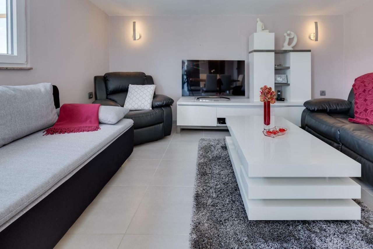 Modern And Spacious Apartment Bibinje Εξωτερικό φωτογραφία