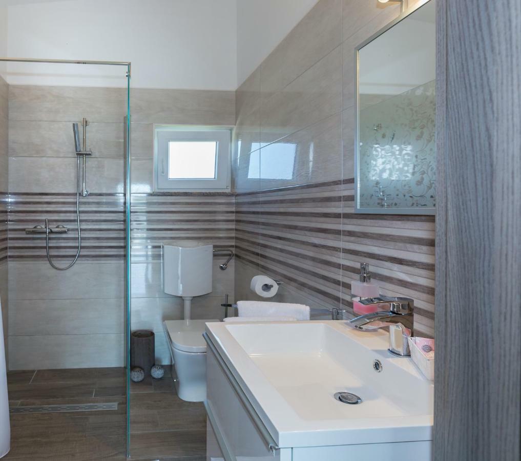 Modern And Spacious Apartment Bibinje Εξωτερικό φωτογραφία